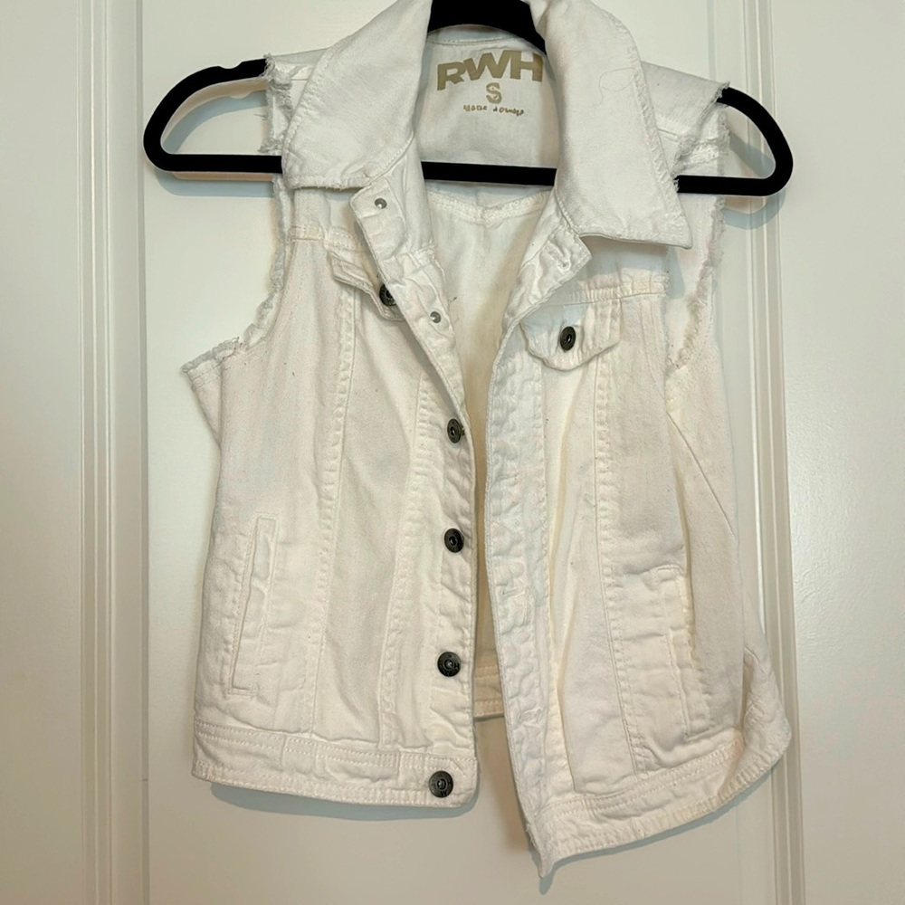White vest